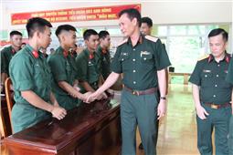 Quân khu kiểm tra, nắm kết quả xây dựng đơn vị điểm về công tác Đảng, công tác chính trị 9 tháng đầu năm